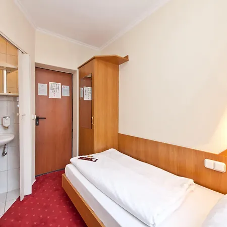 Primus Frankfurt Sachsenhausen פרנקפורט