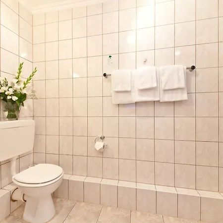 מלון Primus Frankfurt Sachsenhausen 3*