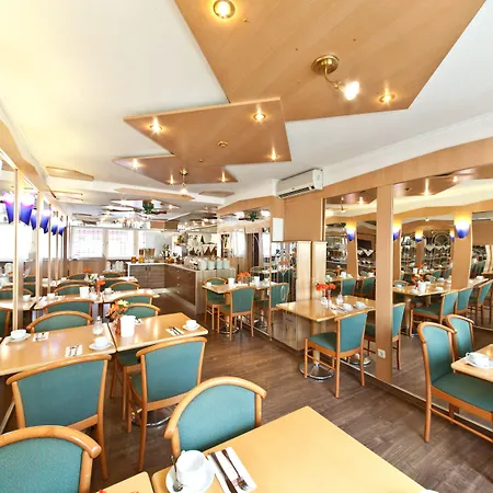 Primus Frankfurt Sachsenhausen מלון 3*