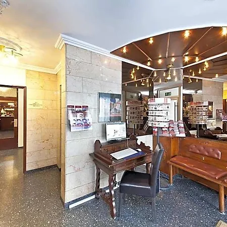 法兰克福萨克森豪森诺富姆酒店 3* 美因河畔法兰克福